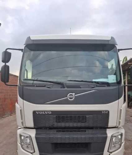 Volvo VM 270 Automático
