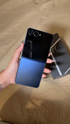 Samsung Z Flip7 Azul 512GB