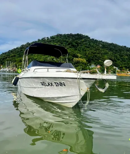 Barco/lancha 21 pés motor 150 HP