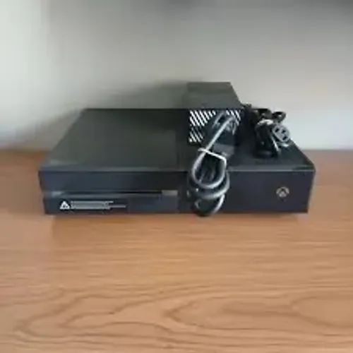 Xbox one (sem controle) com gta 5 mídia física