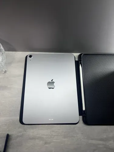 iPad Air 11 M3 Cinza Espacial - Seminovo, Bateria 100% (20 ciclos) - Poucos Usos!