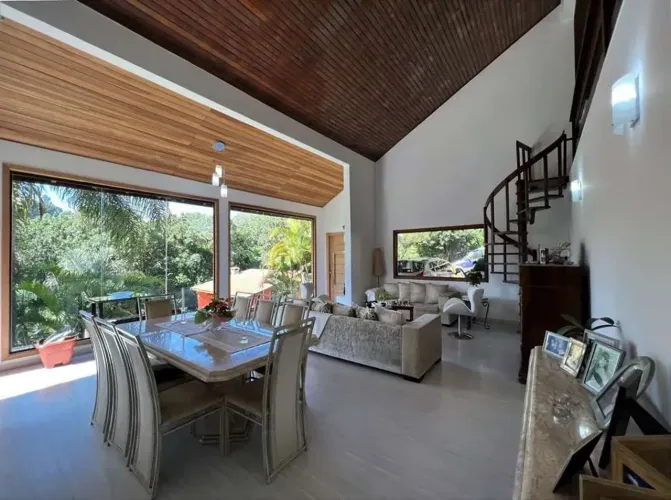 Casa térrea Condomínio Fazendinha Granja Viana