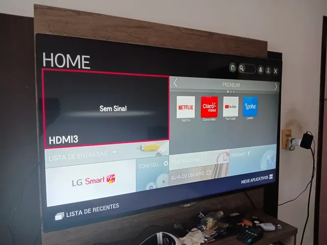 Vendo TV 52' LG ultra HD 3D Smart 4k por 1.500,00. Aceito propostas.