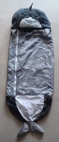 Saco de dormir infantil pelúcia, manta e almofada. Tubarão 130cm. 