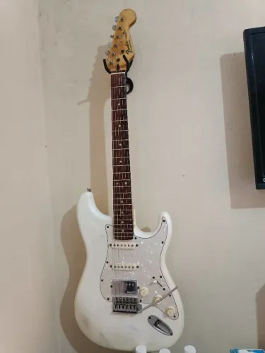 Guitarra Stratocaster