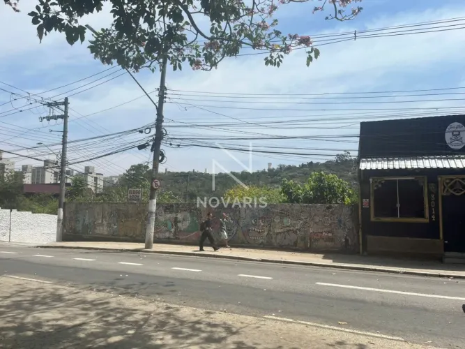 Terreno de Esquina Amplo para Locação - Estrada de Itapecerica, ao lado do Terminal Capeli