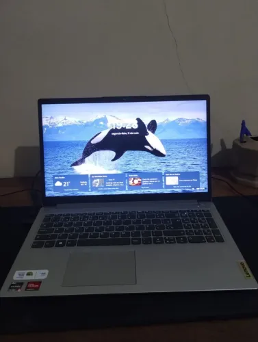 Notebook Lenovo IdeaPad 1 15AMN7 AMD Ryzen 3 7320U 8GB 256GB SSD Windows 11 15.6"