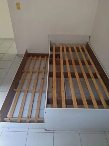 Cama auxiliar de solteiro 
