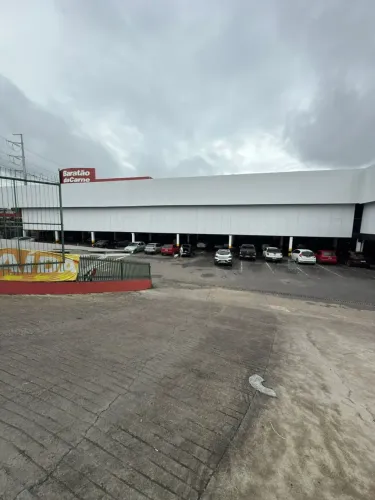 Galpão comercial na bola do produtor - 1.900m² / localização estratégica