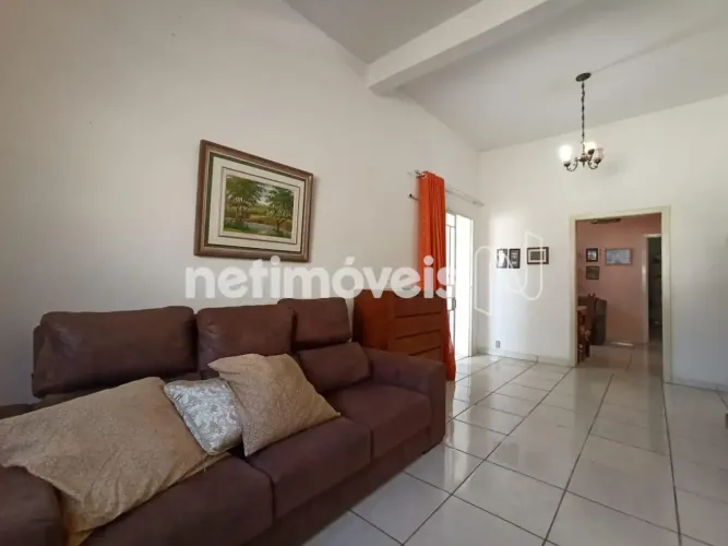 CASA À VENDA NO BAIRRO BONFIM.