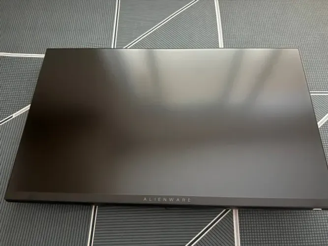 Monitor Gamer Alienware 27 QHD AW2725DM 180hz
