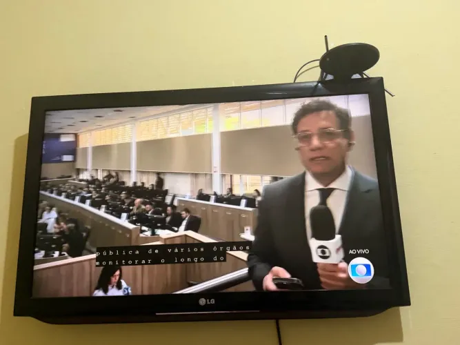 Vendo TV LG 42 não é smart!