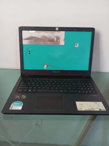 Notebook Asus F570Z Ryzen 5 p/ Peças ou Reparo
