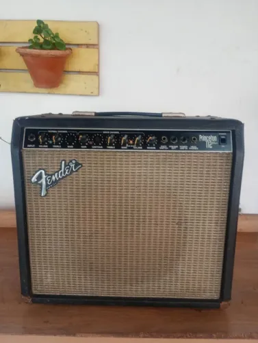 VENDO Amplificador Fender Princeton 112 Plus 65W - Made in USA - Vintage Anos 90