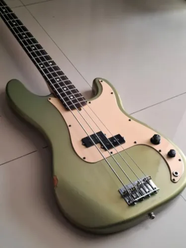 Precision Bass Fender MEX 2004 - Caps USA