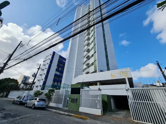 Vendo apartamento com 86m2, 3 quartos, suíte e 2 vagas no Prado - Recife - PE