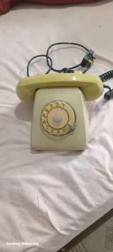 Telefone antigo anos 80.