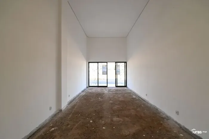 Loja, 36 m², Rosa de Leiria Condomínio Horizontal