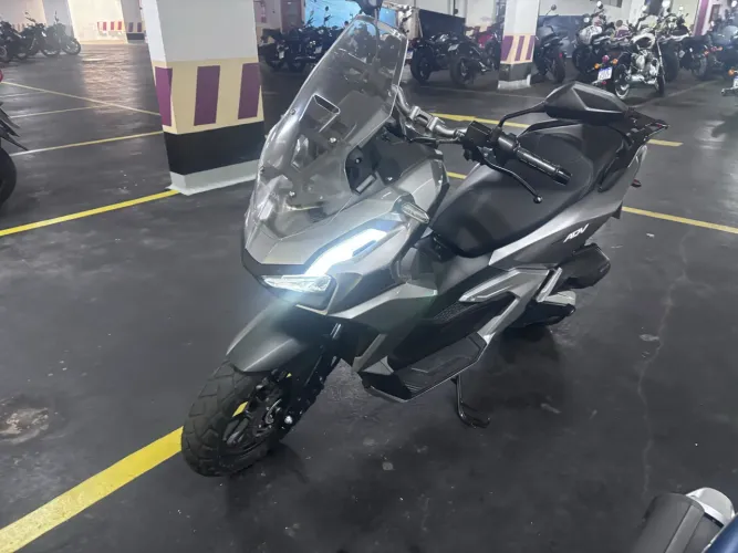 Honda ADV 160 2025 - Vendedora Fernanda