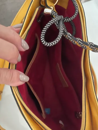 Bolsa Amarela Smartberg em couro