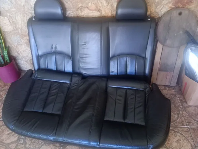 Banco traseiro em couro Nissan versa 
