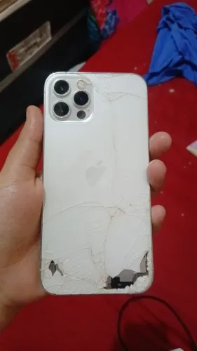 Iphone 12 pro traseira trincada!!!!!!