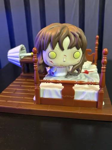Funko Pop Moment Regan in Bed The Exorcist - #1425