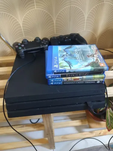 Ps4 pro 1tb com dois controles originais e jogos