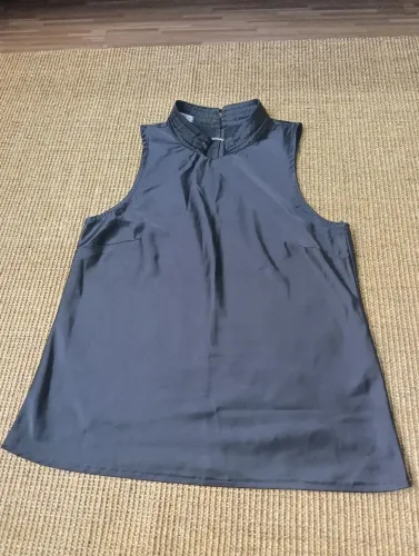 blusa regata preta com gola alta - tamanho M