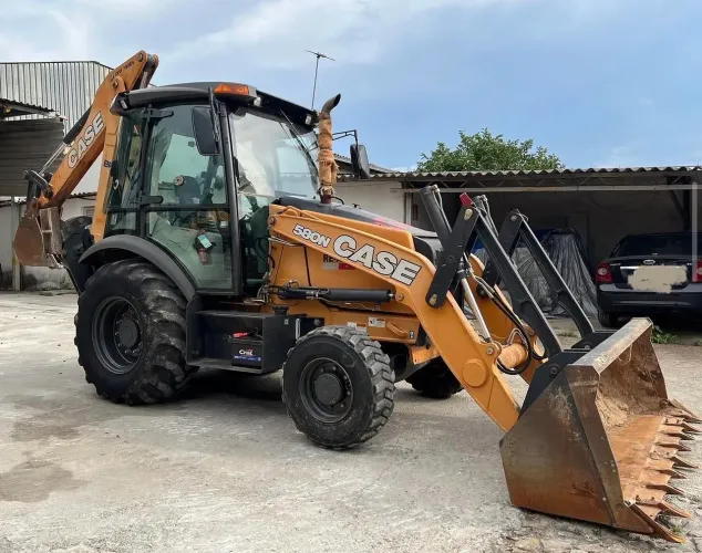 Retroescavadeira Case 580N 19/19 - Parcele 