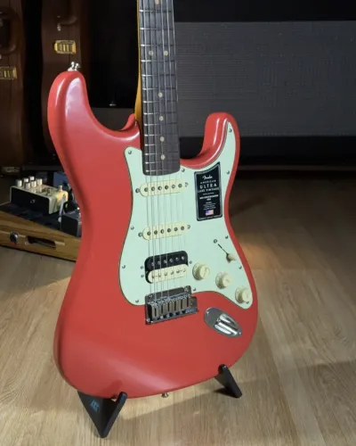 Fender USA Ultra Luxe Vintage '60s HSS Fiesta Red