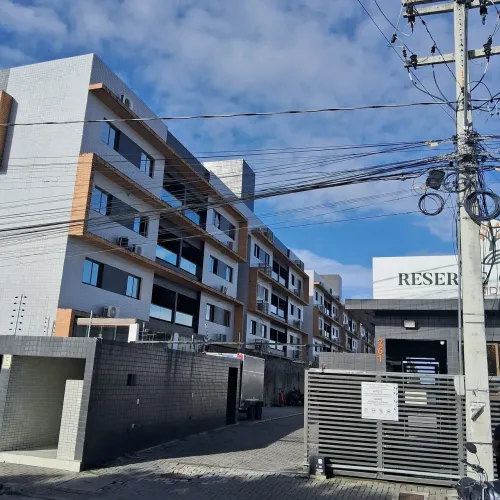 Apartamento a venda no Bancários, 2 quartos, suite, varanda, área de lazer, piscina.
