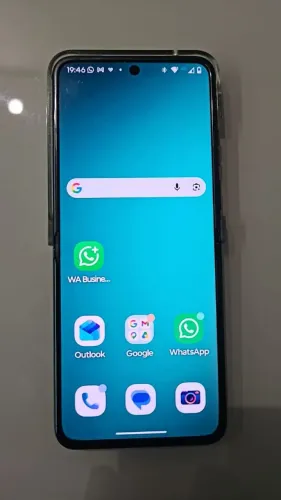 Motorola raz40 ultra 