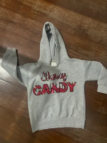 Blusa de Moletom Infantil Cinza c/ Capuz e Aplicação em Paetê