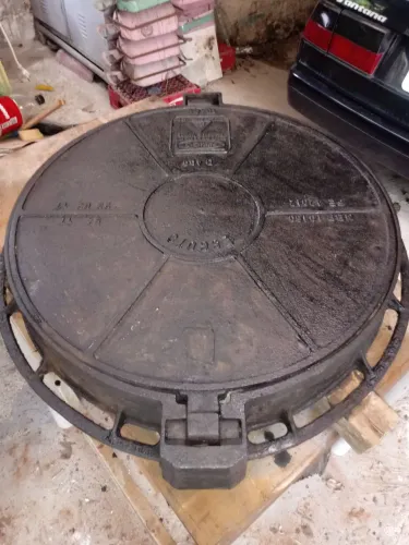 Tampão gigante com dobradiça vendo ou troco aceito oferta