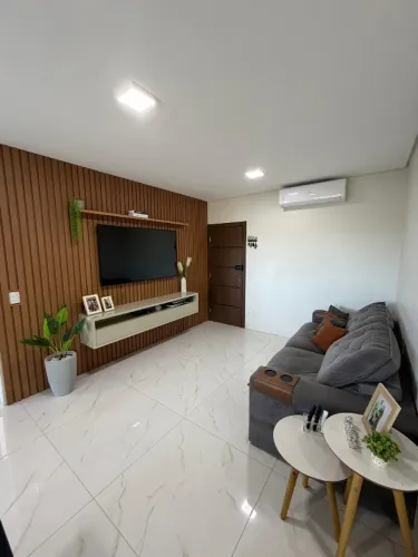 Aluga - se apartamento semi mobiliado ao lado do capim Dourado Shopping.
