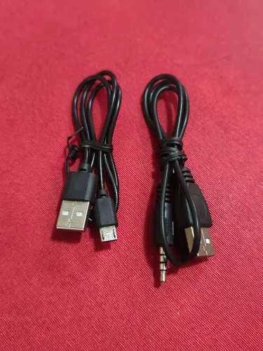 Kit 2 Cabos USB: x Micro USB (V8) + USB x P2