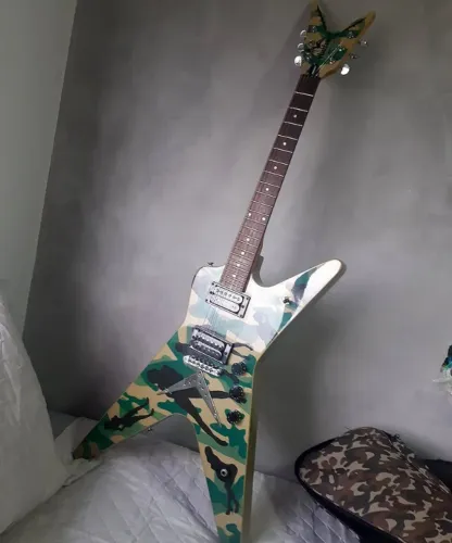 * Vendo Guitarra Washburn DIME332EC Dimebag Darrell Signature Model com Bag - Estuda Troca
