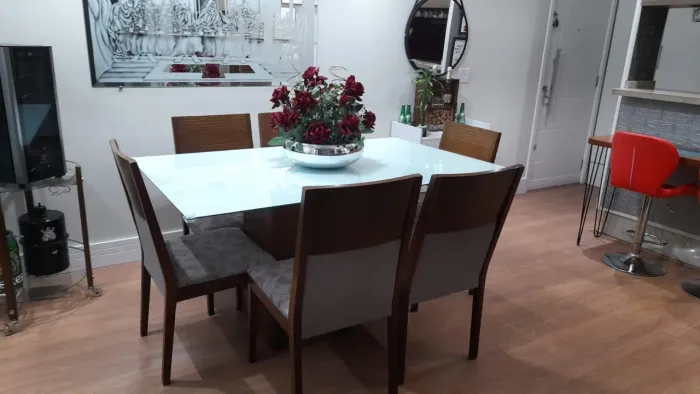 Mesa sala de jantar com 6 cadeiras!!!