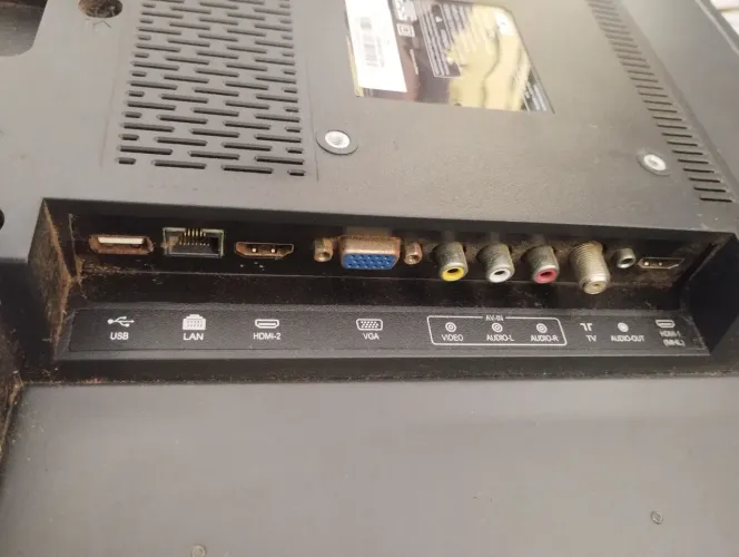 TV AOC com defeito