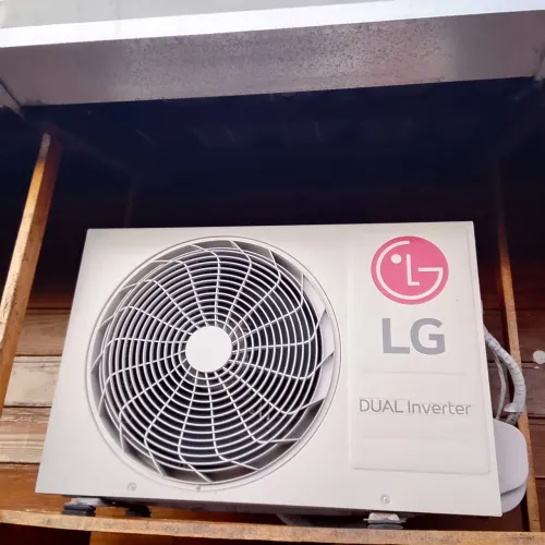 Vendo ar condicionado LG 12000 mil BTUs quente e frio