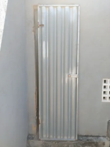 Portão de alumínio 2,05 m de altura por 0,60 cm largura