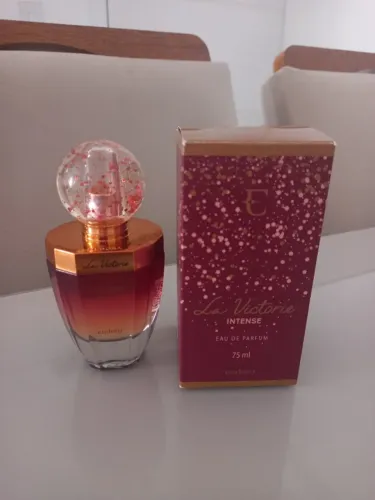 Perfume la victorie intense