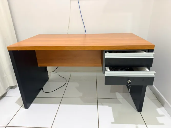 Mesa nova de escritório