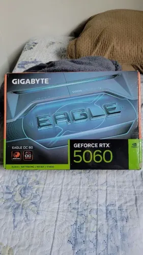 Placa de video Gigabyte RTX 5060 Eagle OC 8GB