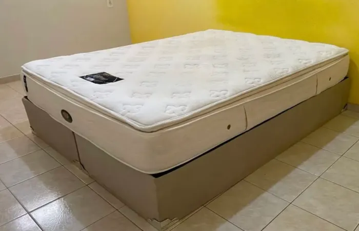 Cama Queen Simmons Beautyrest Manhattan Colchão + Base