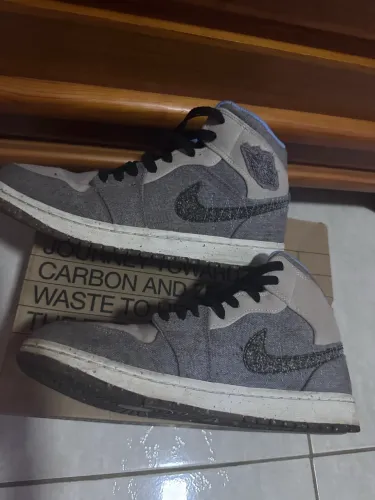 Tênis Nike Air Jordan 1 Mid SE