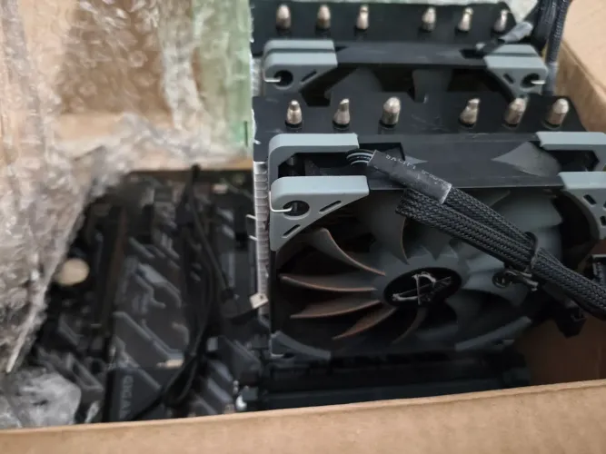 Kit upgrade PC - Intel i7 8700, placa-mãe e air cooler premium