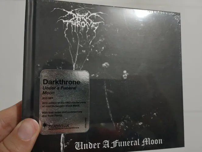 Darkthrone - Under A Funeral Moon, digibook, RARO e esgotado (Lacrado de Fábrica)