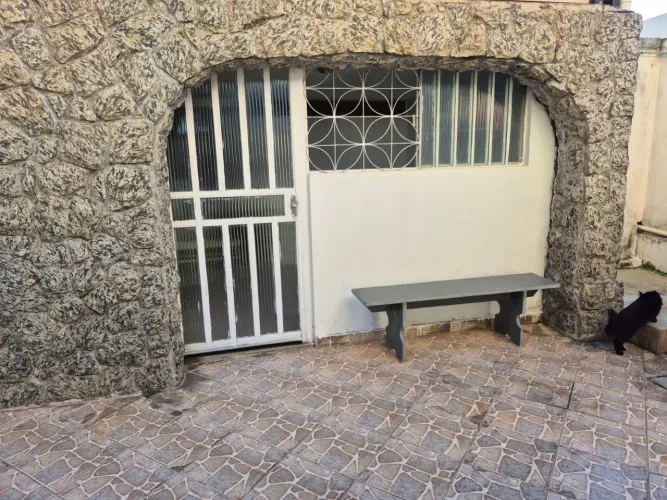 CASA 1 QUARTO P/ 1 PESSOA OU CASAL S/ FILHOS ( Sem fiador)